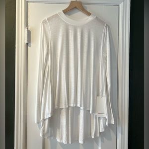 Lululemon Dare to Drape Long Sleeve - Size 8 - NWT